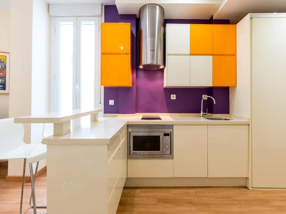 Holi-Rent Goya Apartment Seville