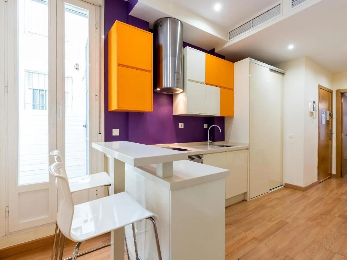 Holi-Rent Goya Apartment Seville