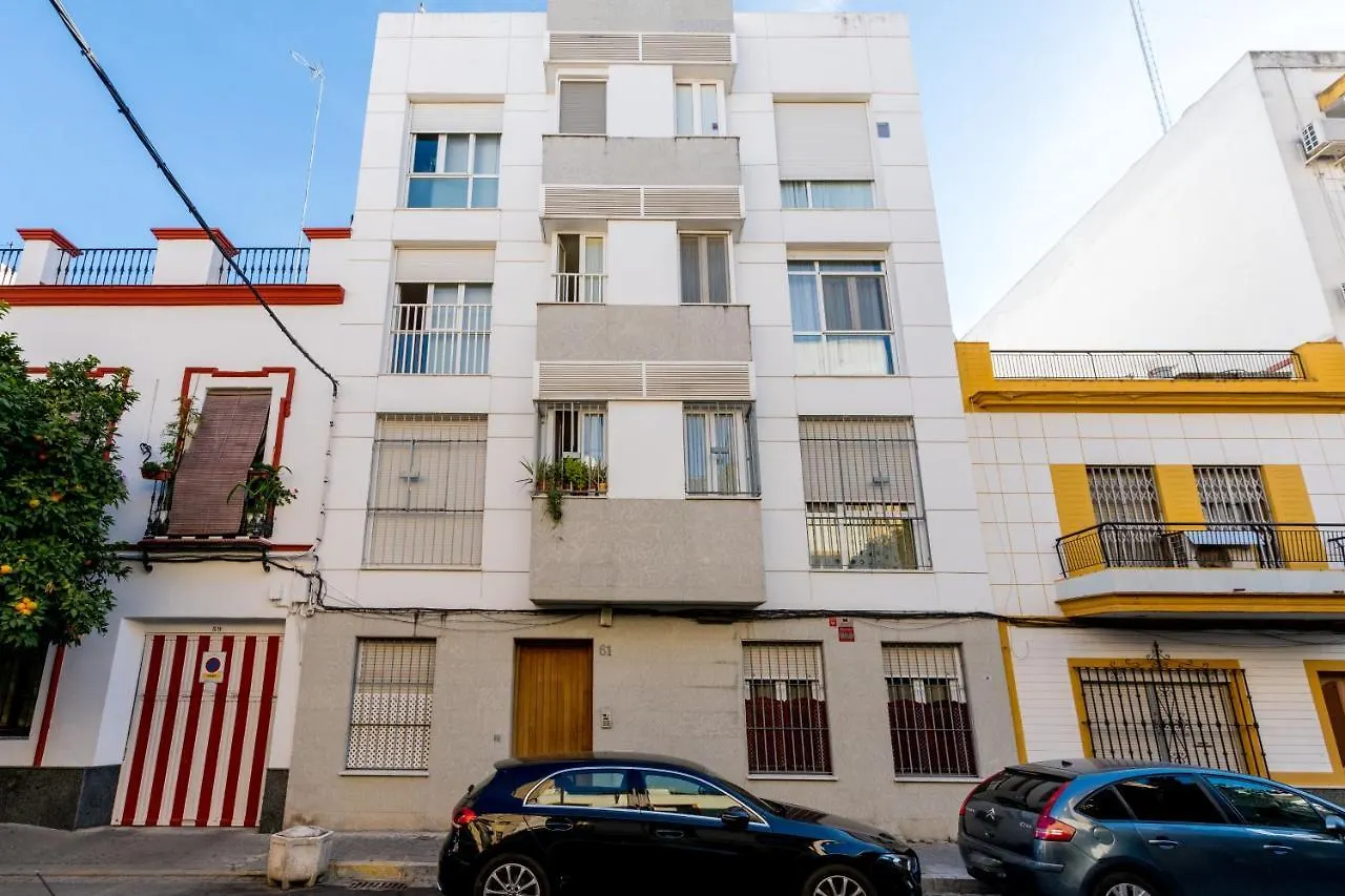 Holi-Rent Goya Apartment Seville